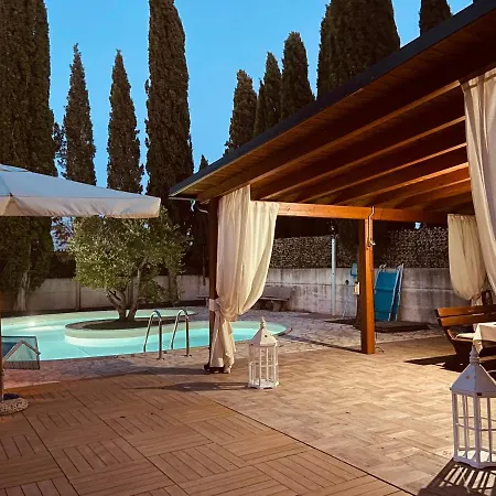 La Casa Di Carlo In Residenza Con Piscina Дом отдыха Кьеути